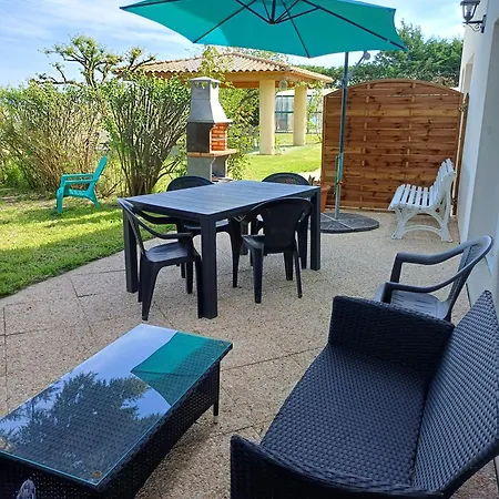 Le Petit Sableau Holiday home
